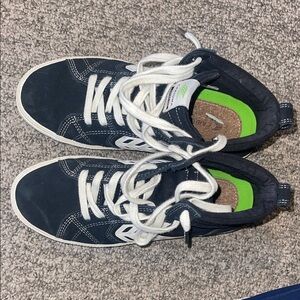 Men's Black High-Top Cariuma Sneakers